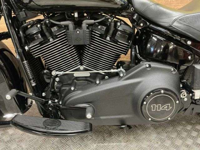 2023 HARLEY-DAVIDSON FLHCS HERITAGE STC 114 18 2023 HARLEY-DAVIDSON FLHCS HERITAGE STC 114 18
