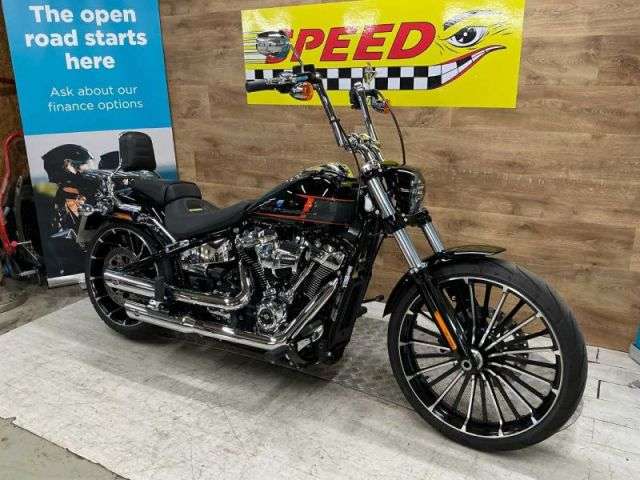 A 2025 HARLEY-DAVIDSON BREAKOUT 1923 24 Breakout 1923 24 A 2025 HARLEY-DAVIDSON BREAKOUT 1923 24 Breakout 1923 24
