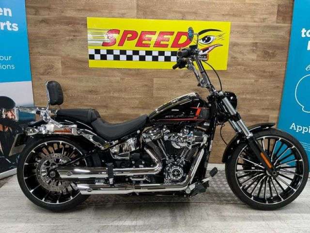 A 2025 HARLEY-DAVIDSON BREAKOUT 1923 24 Breakout 1923 24 A 2025 HARLEY-DAVIDSON BREAKOUT 1923 24 Breakout 1923 24
