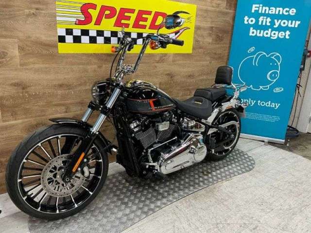 A 2025 HARLEY-DAVIDSON BREAKOUT 1923 24 Breakout 1923 24 A 2025 HARLEY-DAVIDSON BREAKOUT 1923 24 Breakout 1923 24