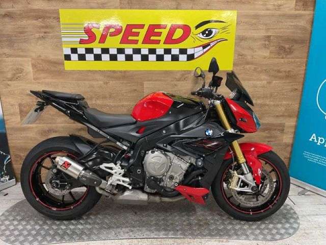 A 2018 BMW S 1000 R SPORT S 1000 R Sport A 2018 BMW S 1000 R SPORT S 1000 R Sport