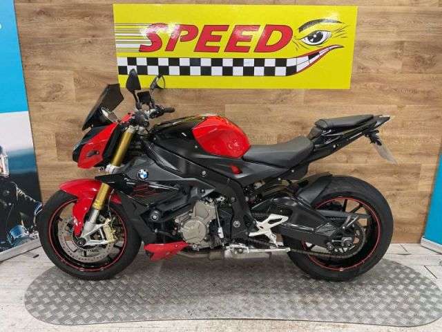 A 2018 BMW S 1000 R SPORT S 1000 R Sport A 2018 BMW S 1000 R SPORT S 1000 R Sport