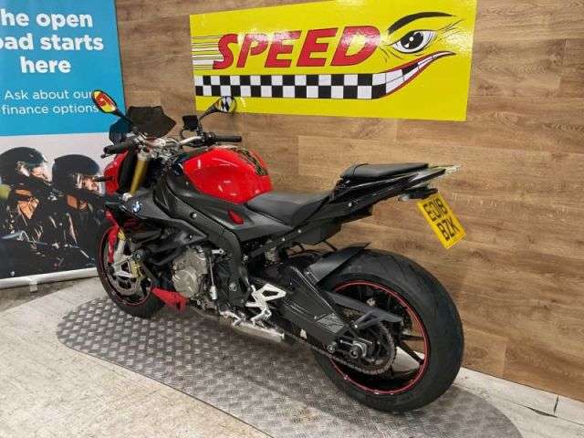 2018 BMW S 1000 R SPORT 2018 BMW S 1000 R SPORT