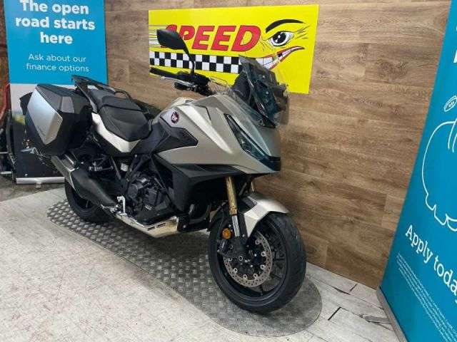 2025 HONDA NT 1100 DE-S 2025 HONDA NT 1100 DE-S