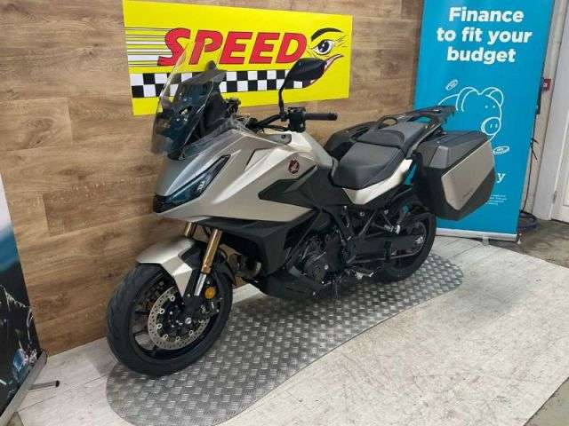 2025 HONDA NT 1100 DE-S 2025 HONDA NT 1100 DE-S