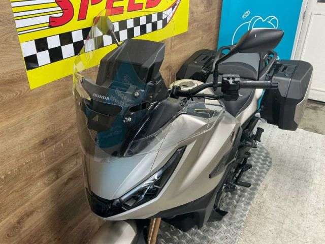 2025 HONDA NT 1100 DE-S 2025 HONDA NT 1100 DE-S