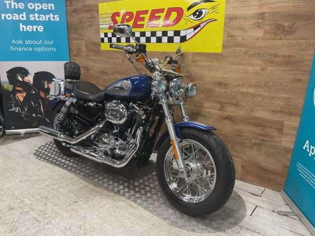 A 2017 HARLEY-DAVIDSON XL 1200 C CUSTOM SPORTSTE XL 1200 C Custom Sportste A 2017 HARLEY-DAVIDSON XL 1200 C CUSTOM SPORTSTE XL 1200 C Custom Sportste