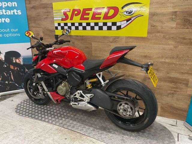 2022 DUCATI STREETFIGHTER V4 2022 DUCATI STREETFIGHTER V4