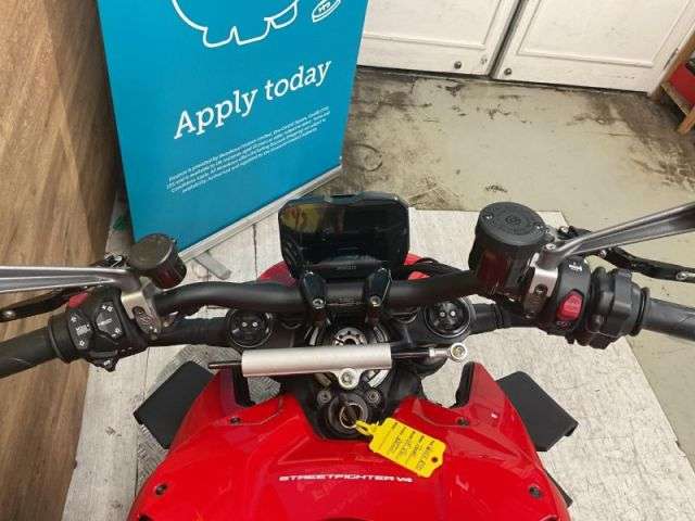 2022 DUCATI STREETFIGHTER V4 2022 DUCATI STREETFIGHTER V4