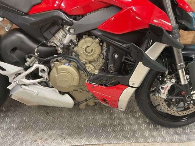 2022 DUCATI STREETFIGHTER V4 2022 DUCATI STREETFIGHTER V4