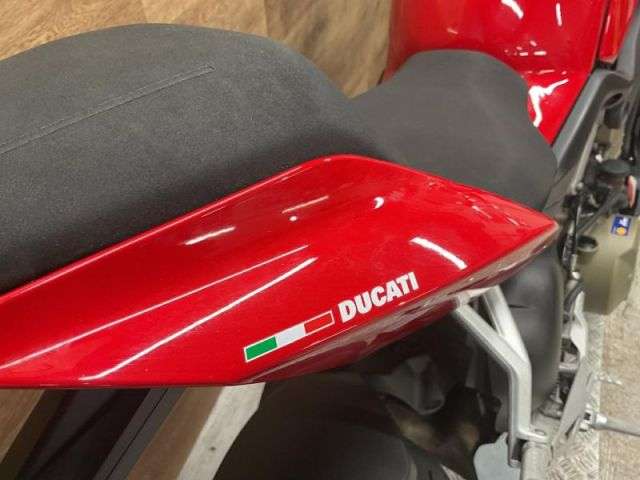 2022 DUCATI STREETFIGHTER V4 2022 DUCATI STREETFIGHTER V4