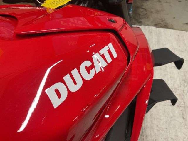2022 DUCATI STREETFIGHTER V4 2022 DUCATI STREETFIGHTER V4