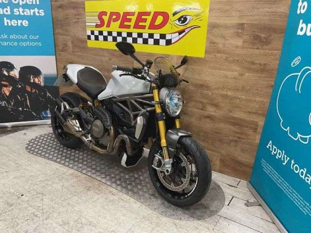 A 2014 DUCATI M1200 S M1200 S A 2014 DUCATI M1200 S M1200 S