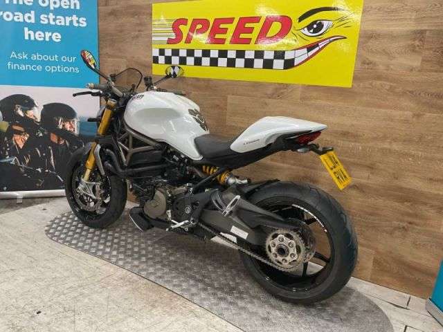 2014 DUCATI M1200 S 2014 DUCATI M1200 S