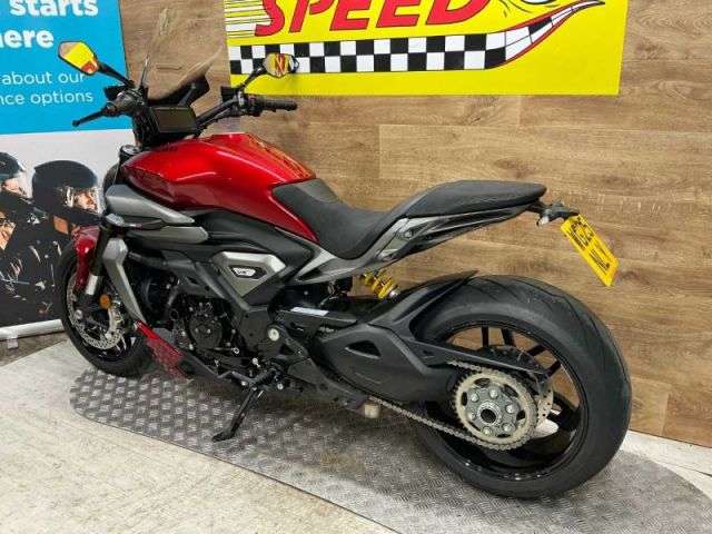 2025 DUCATI X DIAVEL V4 2025 DUCATI X DIAVEL V4