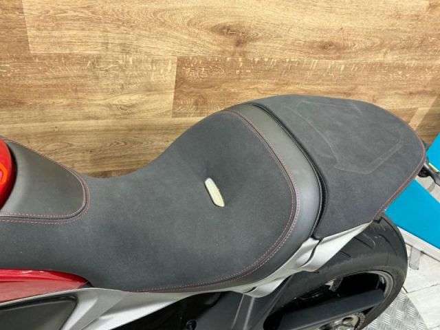 2025 DUCATI X DIAVEL V4 2025 DUCATI X DIAVEL V4