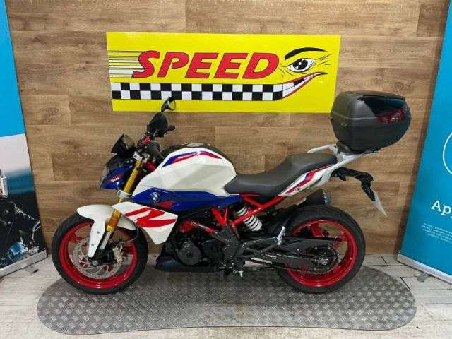 A 2022 BMW G 310 R G 310 R A 2022 BMW G 310 R G 310 R