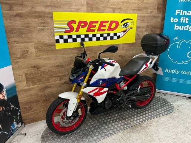A 2022 BMW G 310 R G 310 R A 2022 BMW G 310 R G 310 R