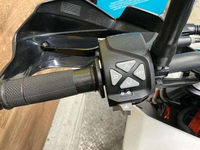 2020 KTM 390 DUKE 20 2020 KTM 390 DUKE 20