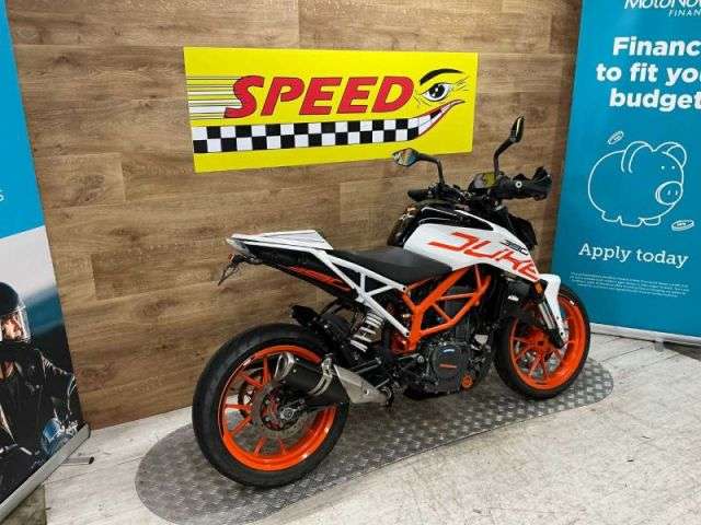 A 2020 KTM 390 DUKE 20 390 Duke 20 A 2020 KTM 390 DUKE 20 390 Duke 20