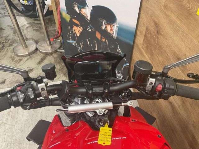 2020 DUCATI STREETFIGHTER V4 2020 DUCATI STREETFIGHTER V4