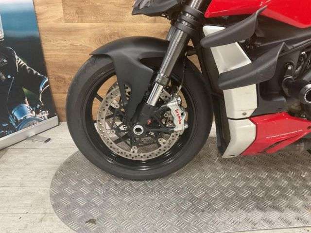 2020 DUCATI STREETFIGHTER V4 2020 DUCATI STREETFIGHTER V4