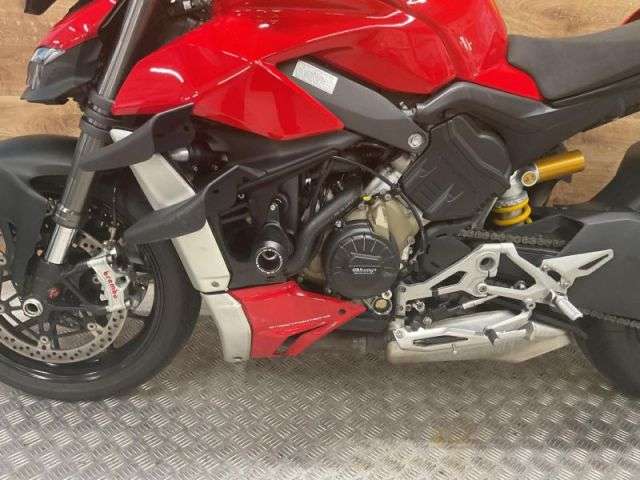 2020 DUCATI STREETFIGHTER V4 2020 DUCATI STREETFIGHTER V4