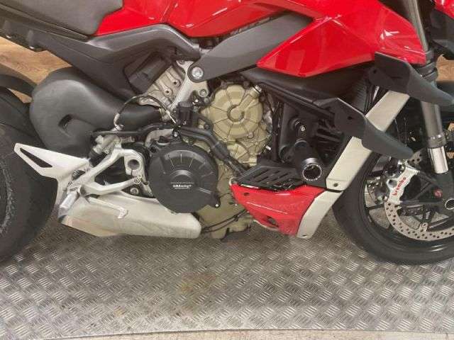 2020 DUCATI STREETFIGHTER V4 2020 DUCATI STREETFIGHTER V4