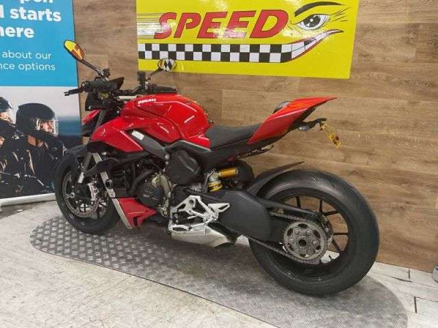 A 2020 DUCATI STREETFIGHTER V4 Streetfighter V4 A 2020 DUCATI STREETFIGHTER V4 Streetfighter V4