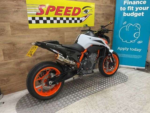A 2021 KTM 890 DUKE R 21 890 Duke R 21 A 2021 KTM 890 DUKE R 21 890 Duke R 21