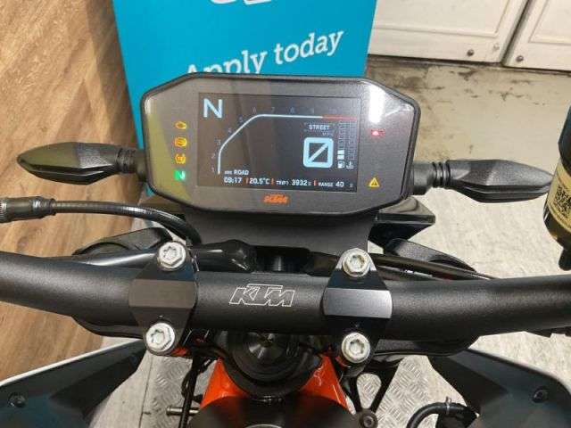 2021 KTM 890 DUKE R 21 2021 KTM 890 DUKE R 21