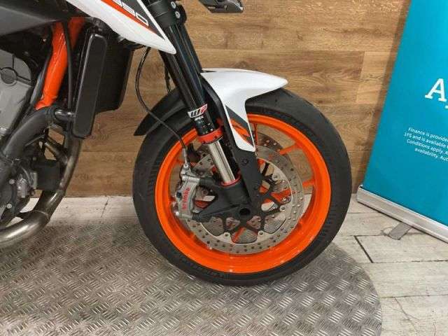 2021 KTM 890 DUKE R 21 2021 KTM 890 DUKE R 21