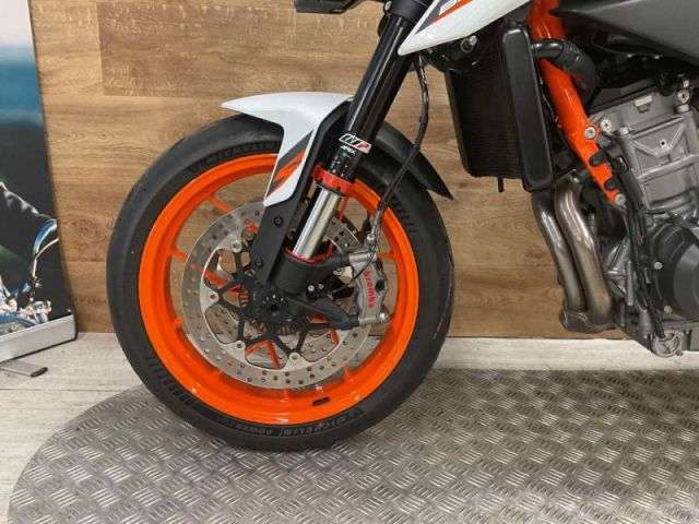 2021 KTM 890 DUKE R 21 2021 KTM 890 DUKE R 21