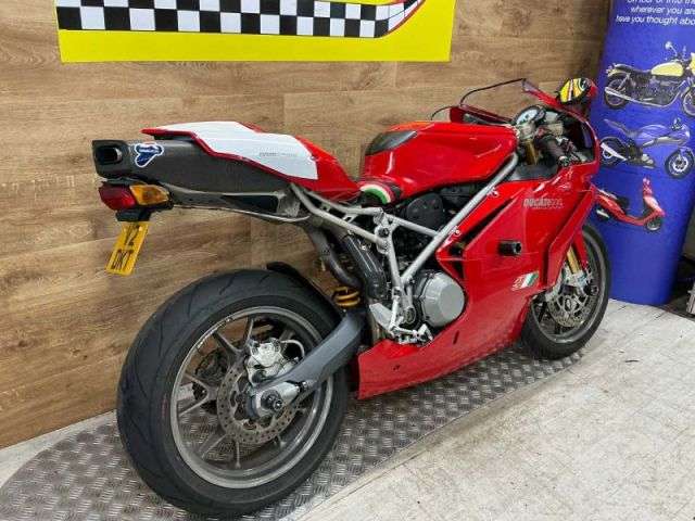 A 2004 DUCATI 999 S MONO 999 S Mono A 2004 DUCATI 999 S MONO 999 S Mono
