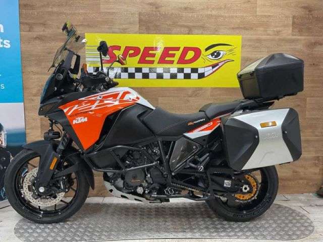 A 2018 KTM 1290 SUPER ADVENTURE S 18 1290 Super Adventure S 18 A 2018 KTM 1290 SUPER ADVENTURE S 18 1290 Super Adventure S 18