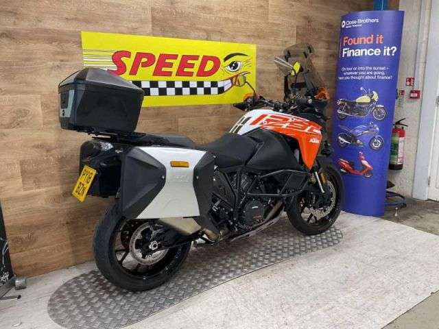 A 2018 KTM 1290 SUPER ADVENTURE S 18 1290 Super Adventure S 18 A 2018 KTM 1290 SUPER ADVENTURE S 18 1290 Super Adventure S 18