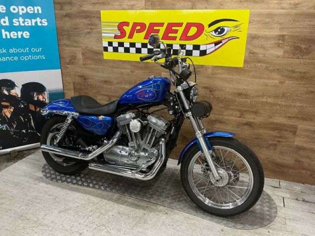 A 2009 HARLEY-DAVIDSON XLH 883 XLH 883 A 2009 HARLEY-DAVIDSON XLH 883 XLH 883