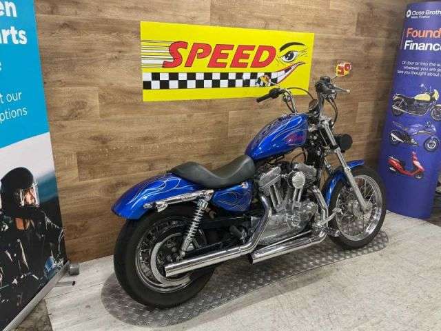 A 2009 HARLEY-DAVIDSON XLH 883 XLH 883 A 2009 HARLEY-DAVIDSON XLH 883 XLH 883