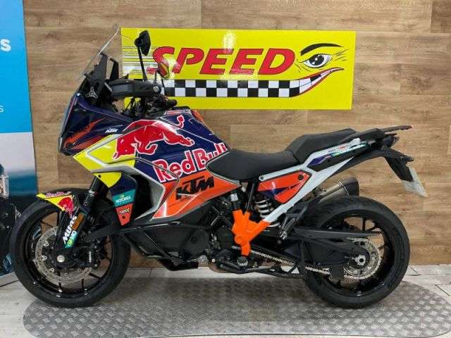 A 2024 KTM 1290 SUPER ADVENTURE S 24 1290 Super Adventure S 24 A 2024 KTM 1290 SUPER ADVENTURE S 24 1290 Super Adventure S 24