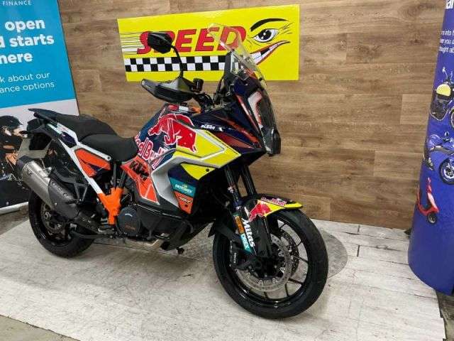 A 2024 KTM 1290 SUPER ADVENTURE S 24 1290 Super Adventure S 24 A 2024 KTM 1290 SUPER ADVENTURE S 24 1290 Super Adventure S 24