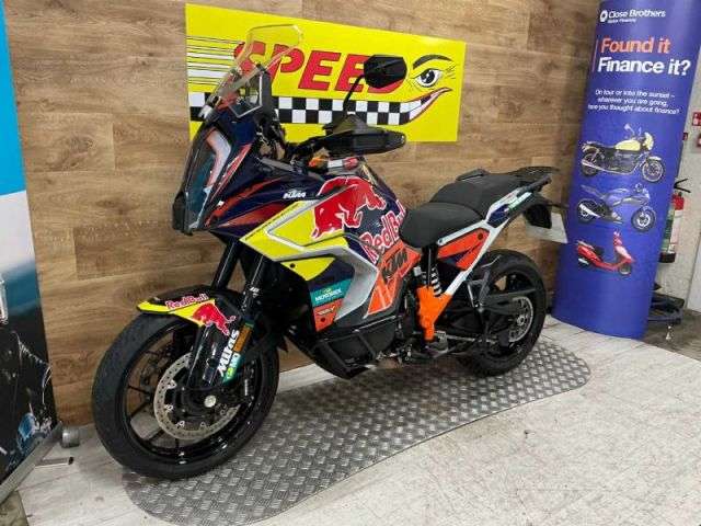 A 2024 KTM 1290 SUPER ADVENTURE S 24 1290 Super Adventure S 24 A 2024 KTM 1290 SUPER ADVENTURE S 24 1290 Super Adventure S 24