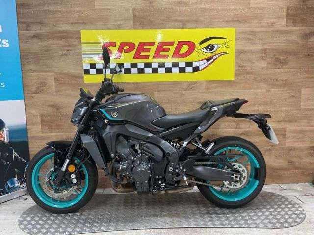 A 2025 YAMAHA MT-09 Y-AMT (MTN890-S) MT-09 Y-AMT (MTN890-S) A 2025 YAMAHA MT-09 Y-AMT (MTN890-S) MT-09 Y-AMT (MTN890-S)