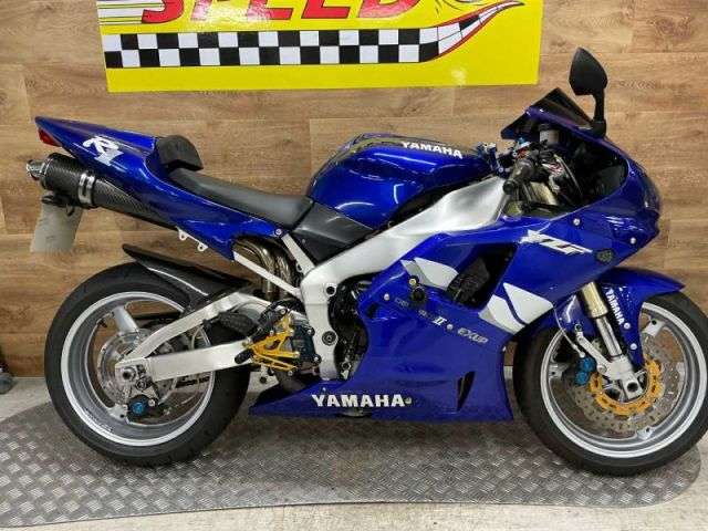 A 1998 YAMAHA YZF-R1 YZF-R1 A 1998 YAMAHA YZF-R1 YZF-R1