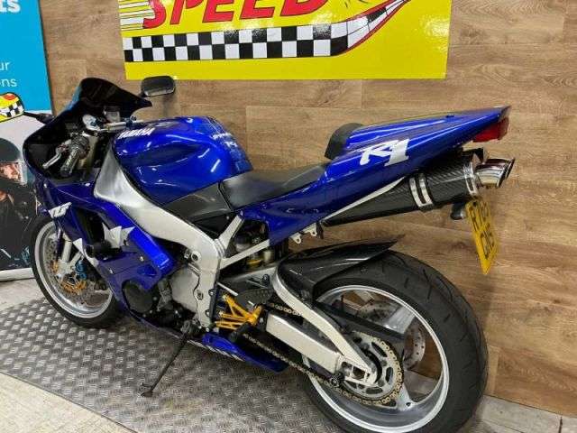A 1998 YAMAHA YZF-R1 YZF-R1 A 1998 YAMAHA YZF-R1 YZF-R1