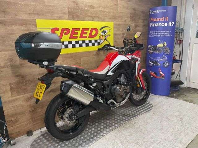 A 2017 HONDA CRF 1000 D-H CRF 1000 D-H A 2017 HONDA CRF 1000 D-H CRF 1000 D-H