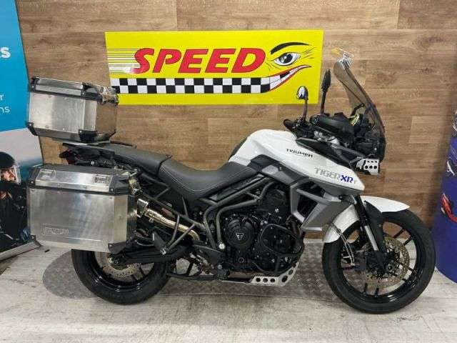 A 2008 TRIUMPH TIGER 800 XRT Tiger 800 XRT A 2008 TRIUMPH TIGER 800 XRT Tiger 800 XRT