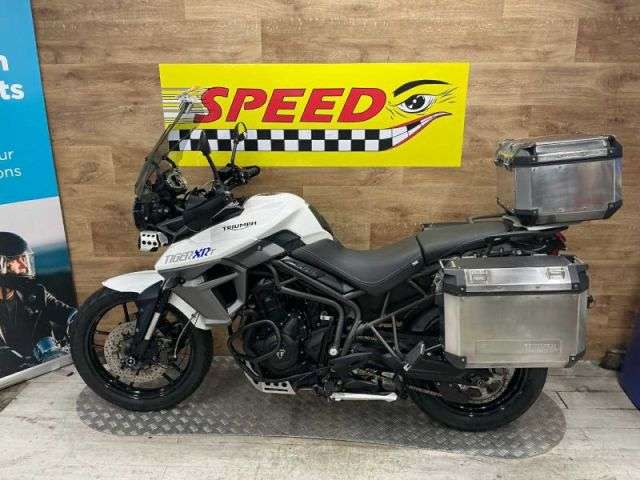 A 2008 TRIUMPH TIGER 800 XRT Tiger 800 XRT A 2008 TRIUMPH TIGER 800 XRT Tiger 800 XRT