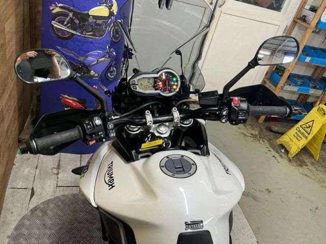 2008 TRIUMPH TIGER 800 XRT 2008 TRIUMPH TIGER 800 XRT
