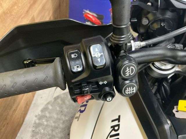 2008 TRIUMPH TIGER 800 XRT 2008 TRIUMPH TIGER 800 XRT