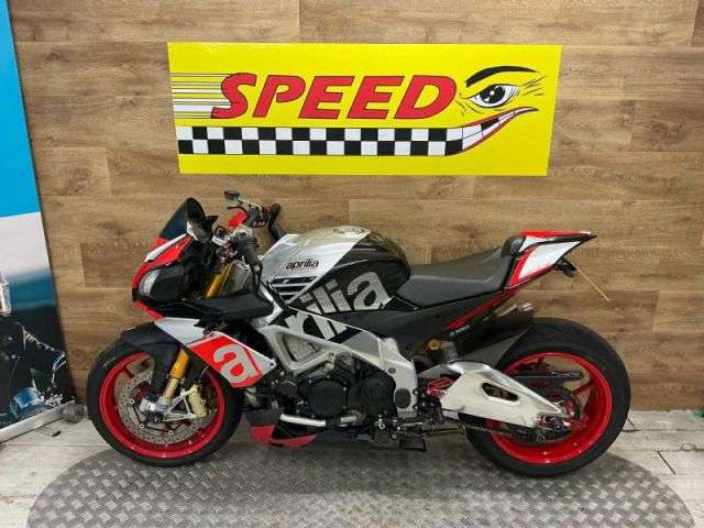 A 2015 APRILIA TUONO V4 1100 FACTORY Tuono V4 1100 Factory A 2015 APRILIA TUONO V4 1100 FACTORY Tuono V4 1100 Factory